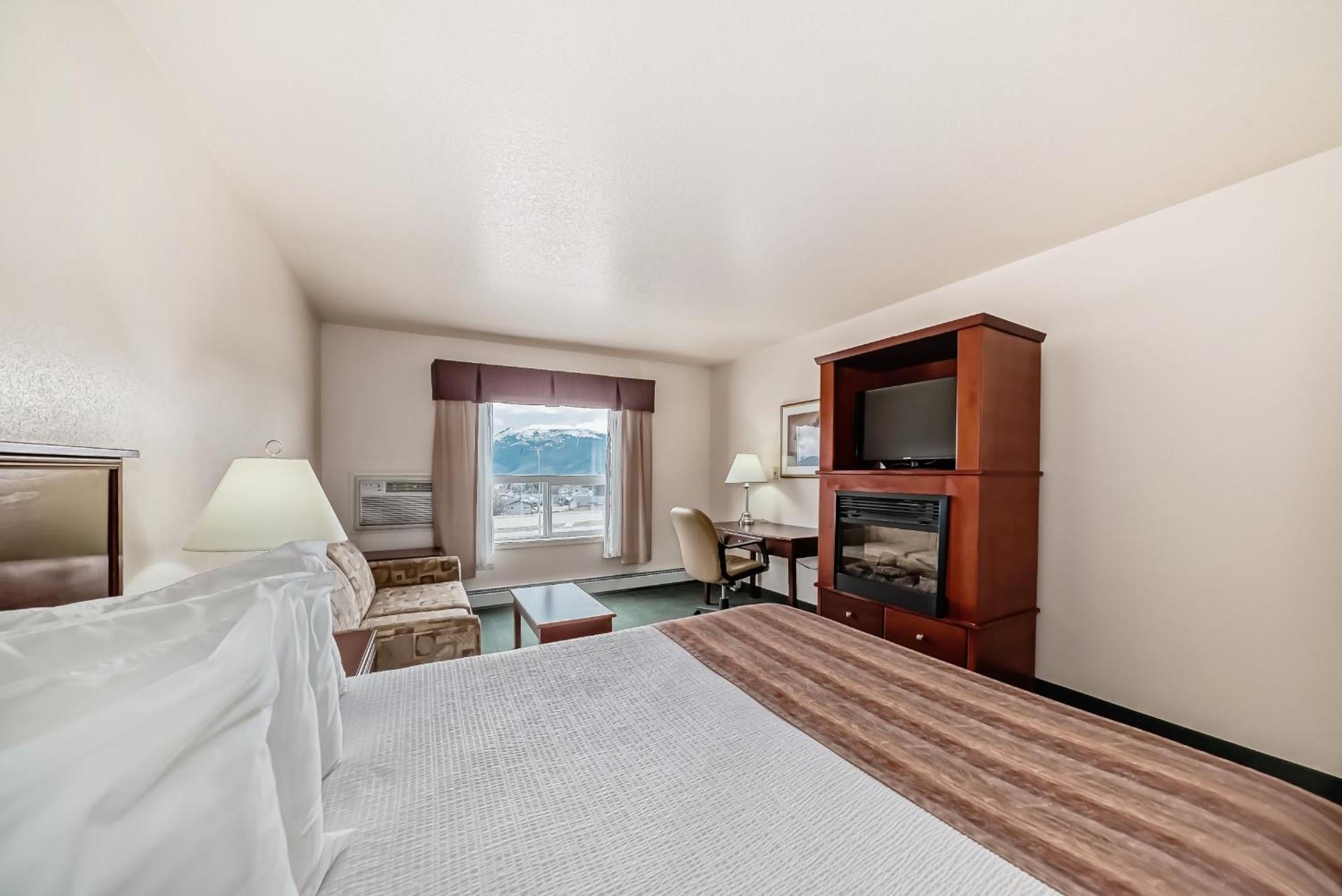 Grande Cache Inn & Suites Exterior photo