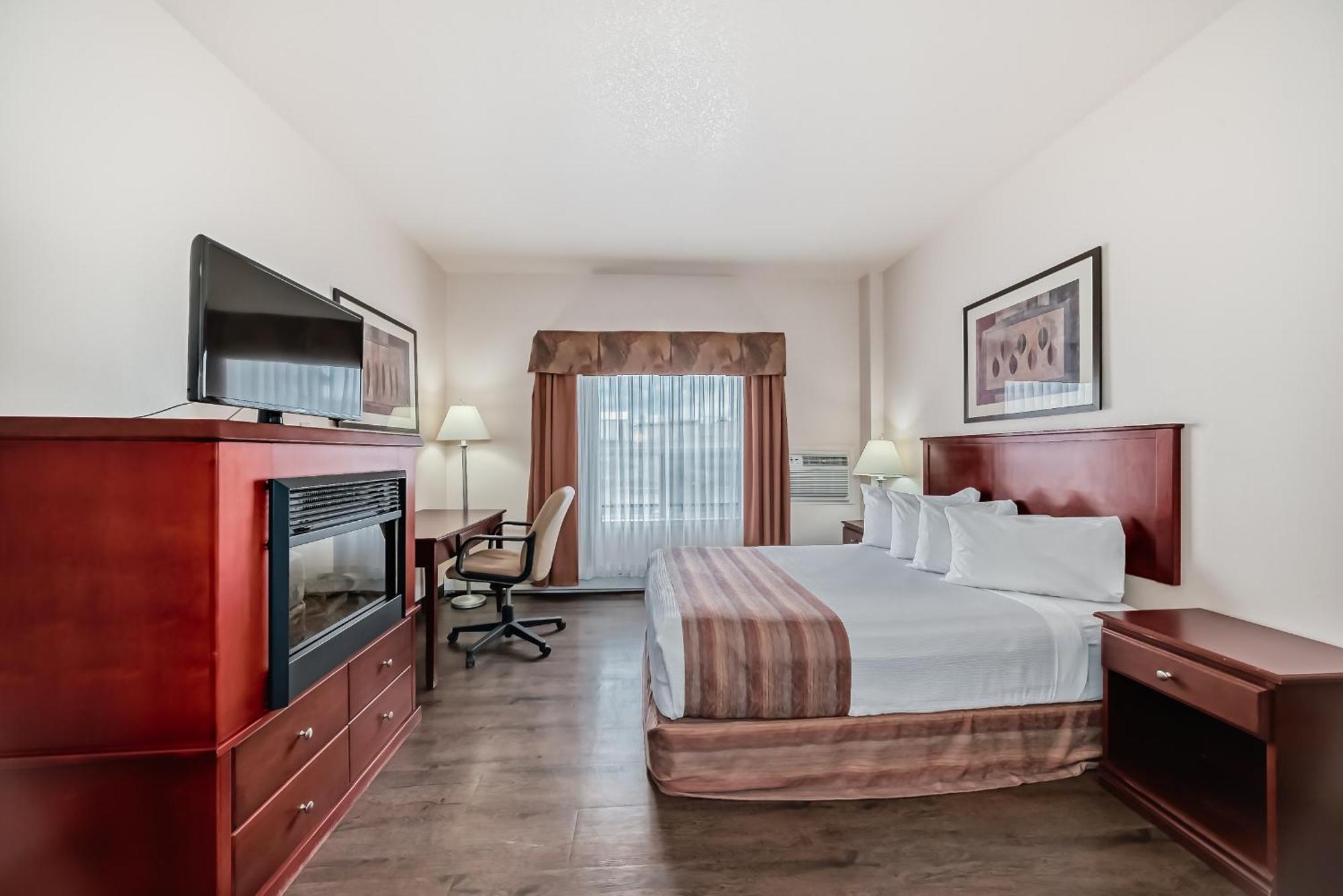 Grande Cache Inn & Suites Exterior photo