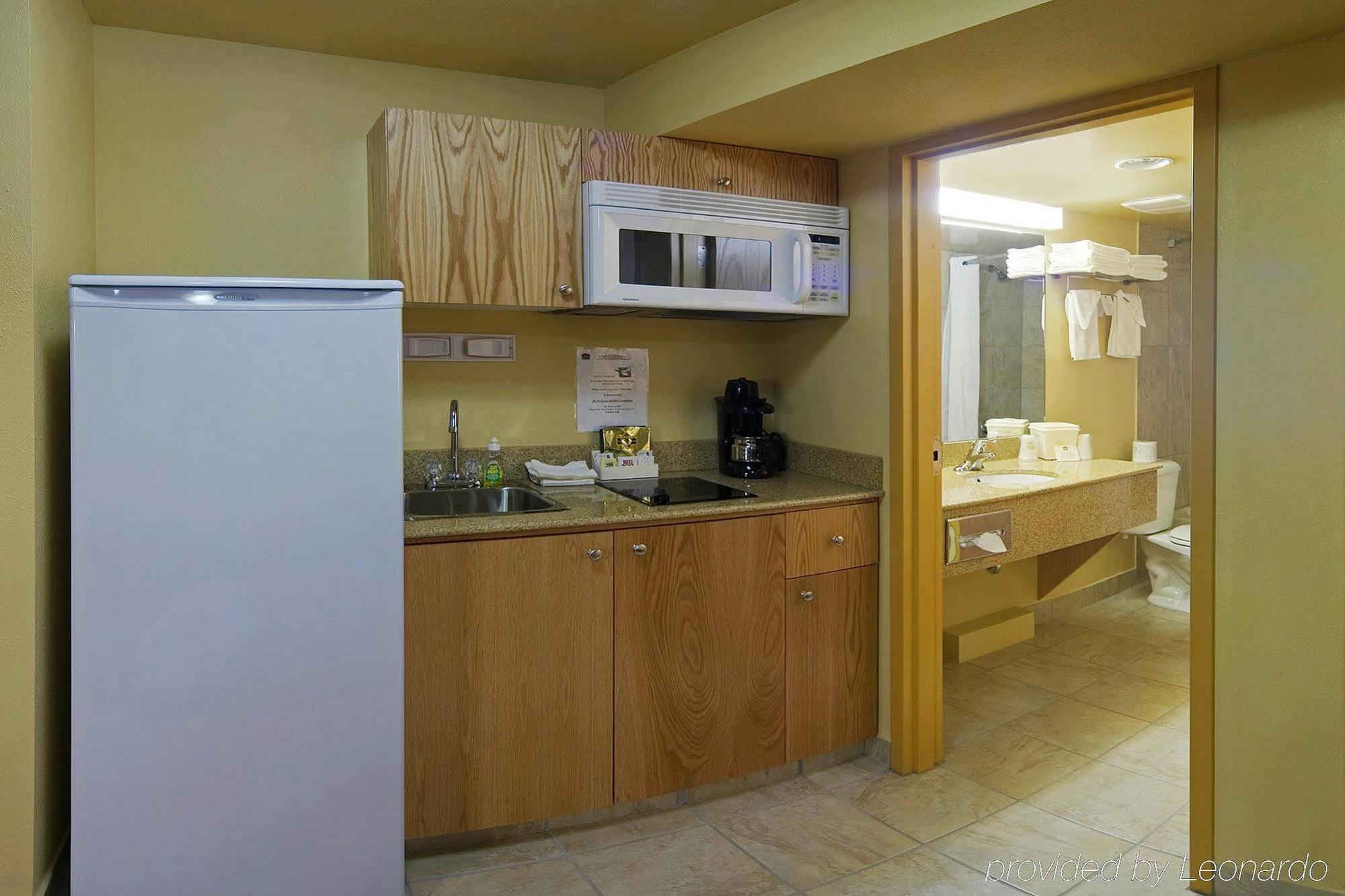 Grande Cache Inn & Suites Room photo