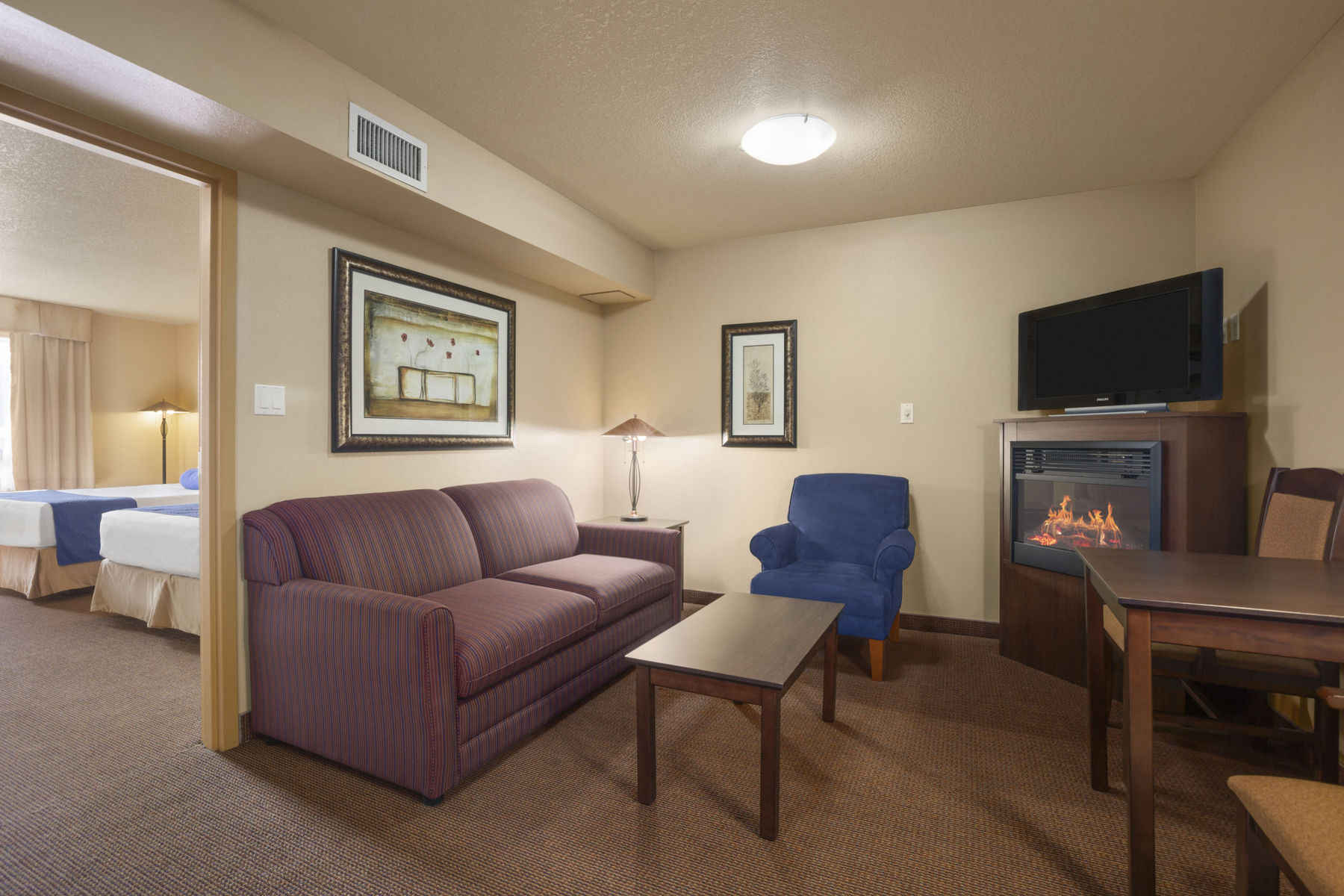 Grande Cache Inn & Suites Exterior photo