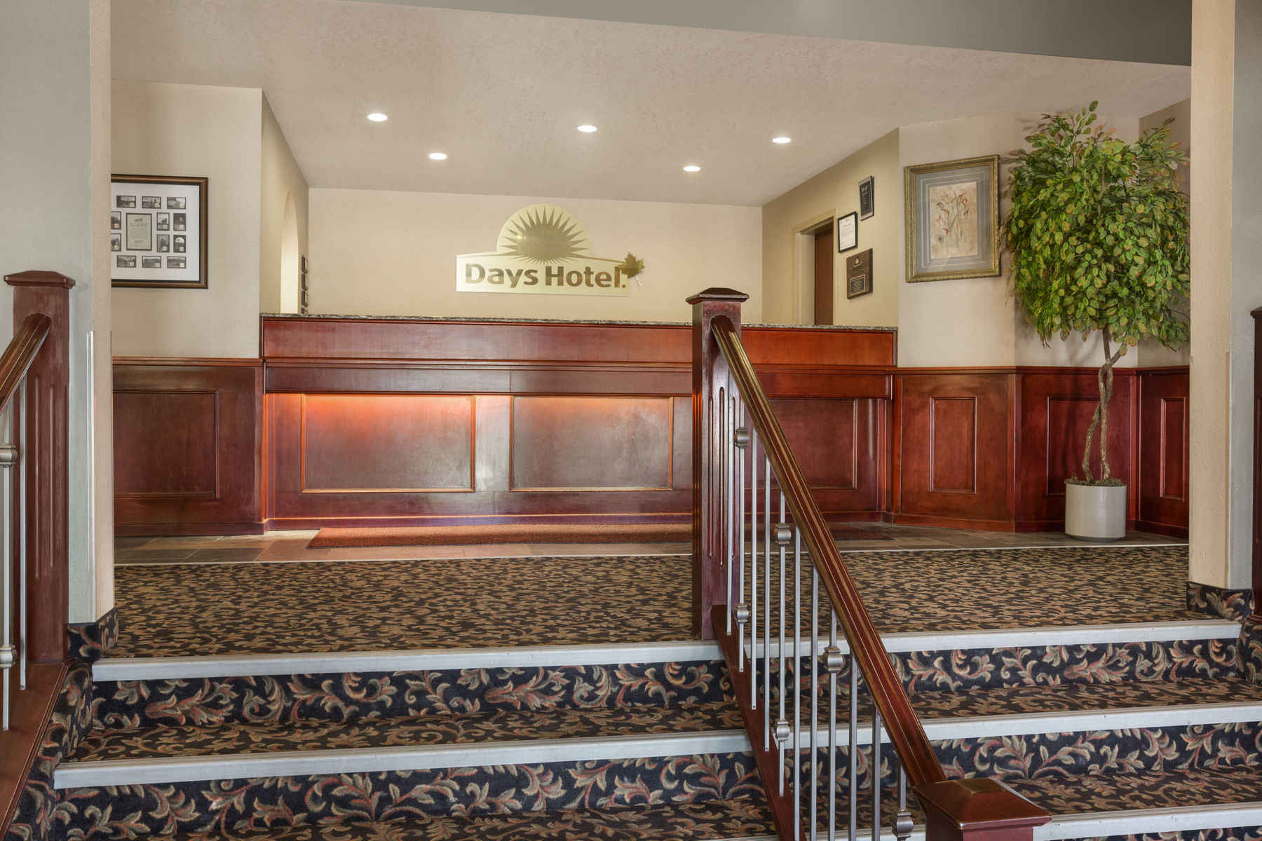 Grande Cache Inn & Suites Exterior photo